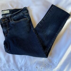 Abercrombie & Fitch size 4 long low rise, skinny jeans.